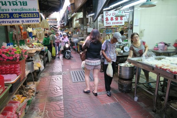 bangkok-chinatown-narrow-alley