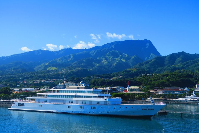 Barrack Obama Yacht_2- Tahiti - French Polynesia