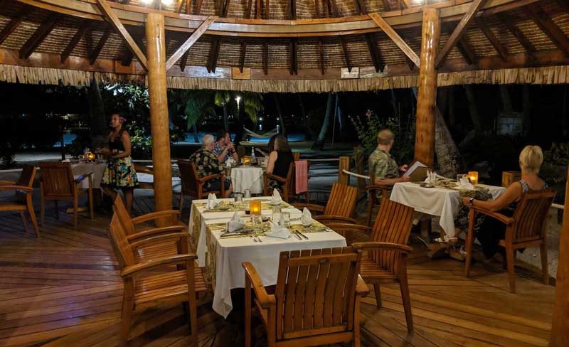 Bora Bora Pearl Beach Resort - dining room