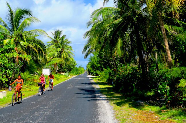 Cycling Rangiroa French Polynesia