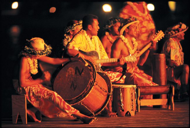 Heiva-Tahiti-T.-Mc-Kenna-drums