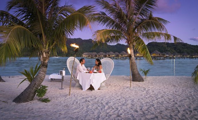 Honeymoon in Tahiti French Polynesia - romantic dinner
