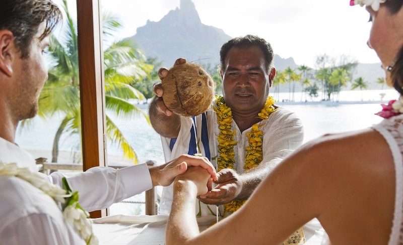 Honeymoon in Tahiti French Polynesia - wedding in bora bora