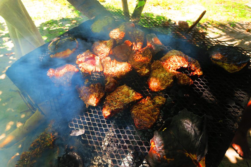 Maupiti - French Polynesia - BBQ Tuna Picnic Motu - Sammy Maupiti Tour