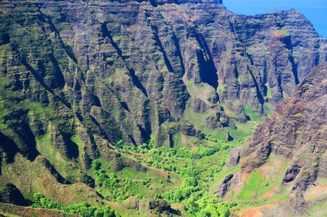 Na Pali Cliffs Canyon - Awa'awapuhi Hiking Trail - Kauai, Hawaii