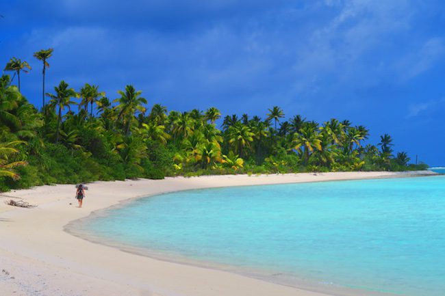One Foot Island Aitutaki Lagoon - tropical beach
