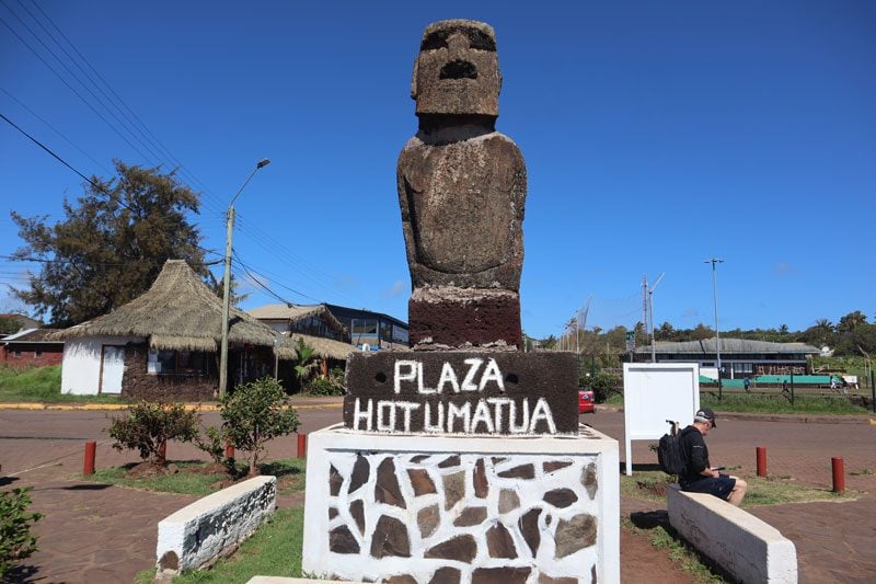 Plaza Hotu Matua - Hanga Roa - Easter Island