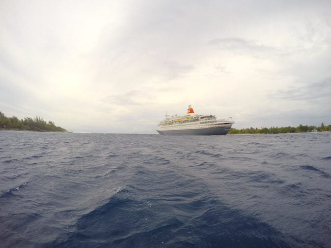 Tiputa Pass Rangiroa French Polynesia cruise ship