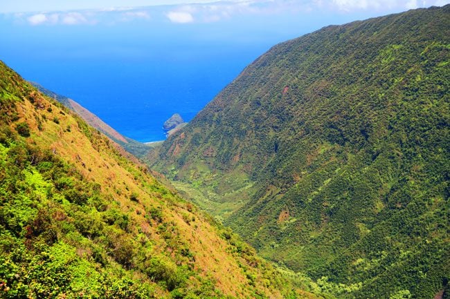 Waikulu Valley scenic Overlook - Molokai Hawaii