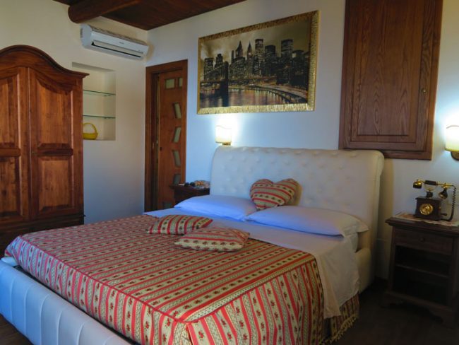 World Center Resort - where to stay in Amalfi - bedroom
