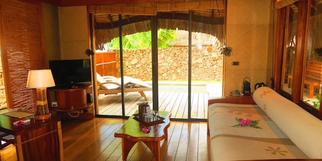 le tahaa luxury resort french polynesia - private vila living room