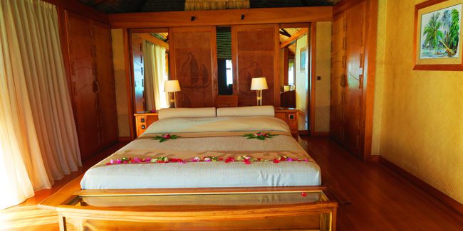 overwater bungalow interior le tahaa luxury resort french polynesia
