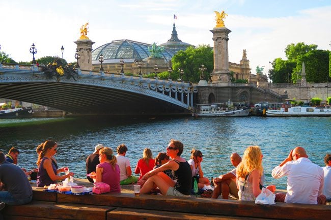 Paris romantic spot by pont alexandre