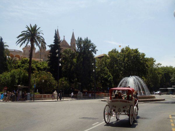 Palma de Mallorca cathderal and wagon