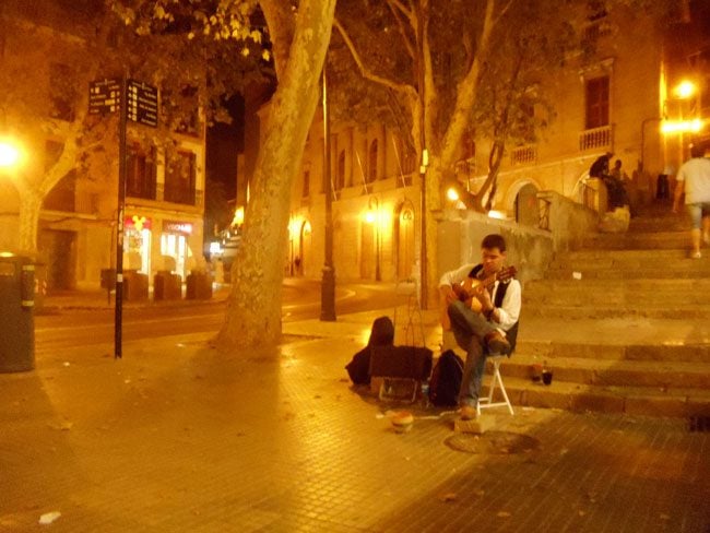 Spanish guitar Palma de Mallorca at night