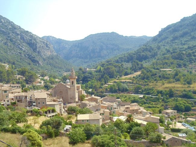 Valldemossa-Mallorca-village-lookout