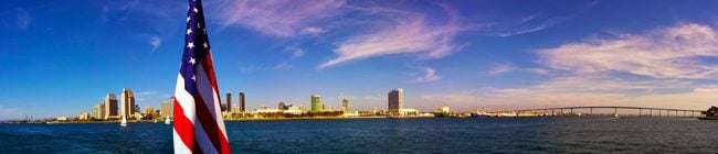 Panoramic-view-of-San-Diego-from-Coronado-Ferry