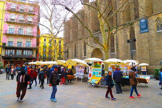 Placa-de-Sant-Josep-Oriol-Barcelona-weekend-art-market