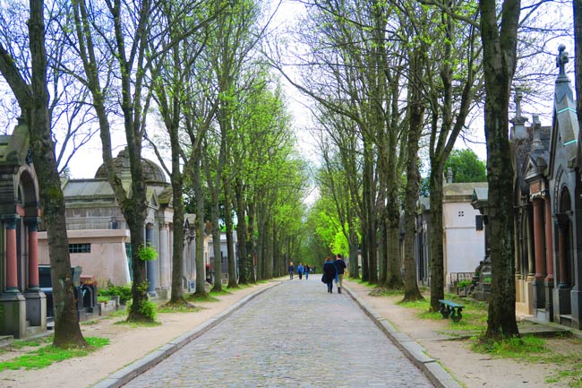 Pere Lachaise Cemetery Paris strolling the grounds