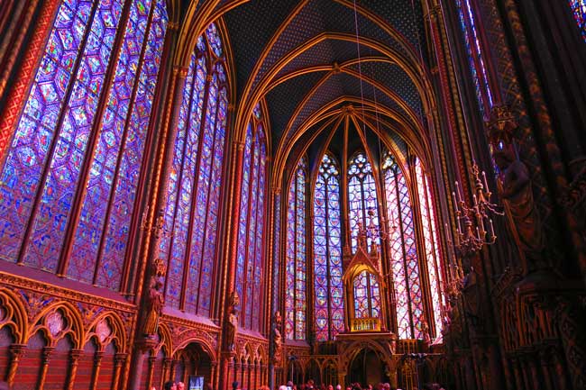 sainte chapelle paris alter - the best cathedrals in Paris