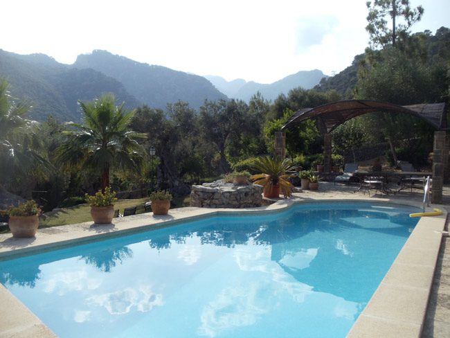 finca es castell mallorca pool