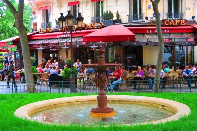 Le Métro Parisian classic cafe