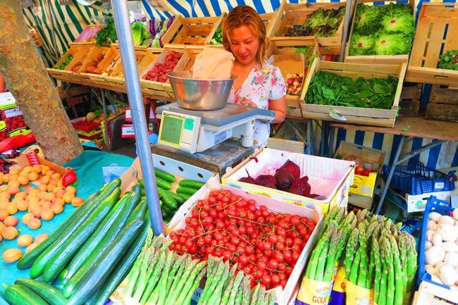 Marche Monge parisian food market