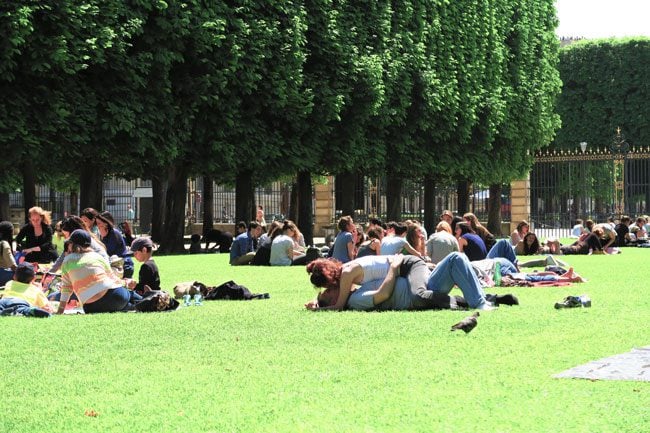 Romance in the Luxembourg Gardens