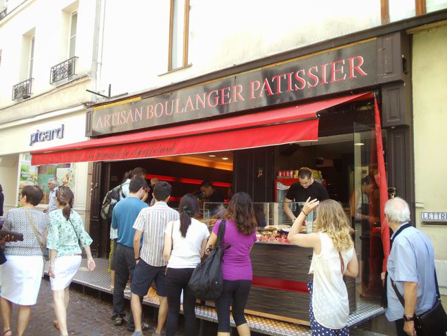 Rue-Mouffetard-paris-latin-quarter-bakery