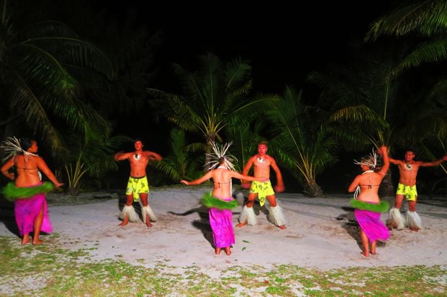 Island Night in Aitutaki Tamanu Beach Polynesian dance 2