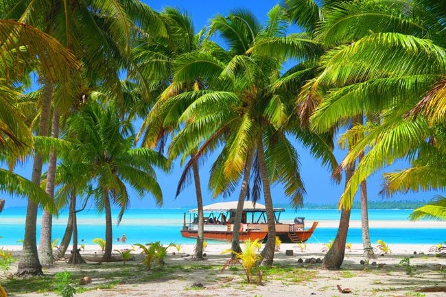 One Foot Island Aitutaki lagoon Cook Islands boat