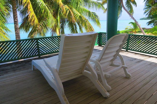 Rinos motel and bungalows deck aitutaki cook islands