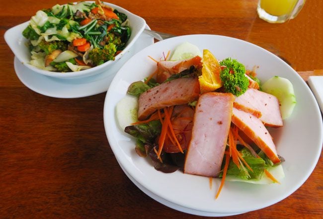 Food in Rarotonga Cook Islands trader jacks smoked marlin salad