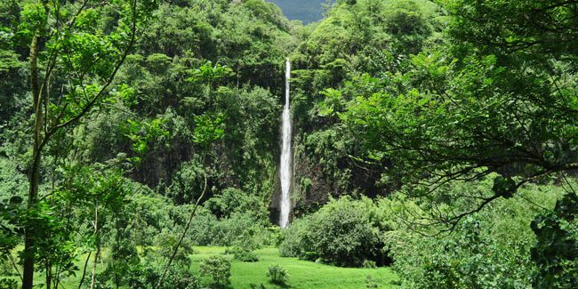 Papenoo Valley Tahiti huge waterfall