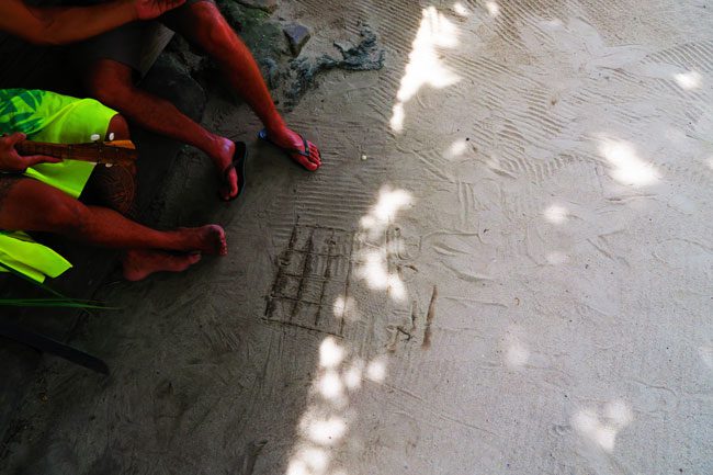 Tiki Village Moorea ukele accords in sand