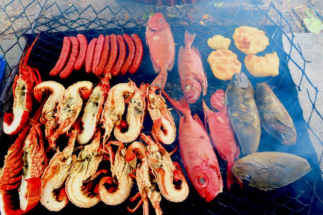 Pink Sand tour Fakarava Atoll French Polynesia BBQ lunch