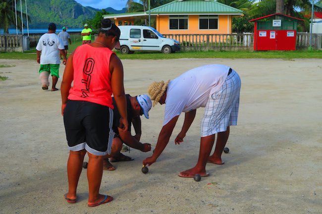 petanque Huahine Island French Polynesia measuring