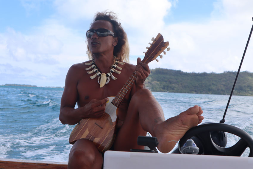 Didier Bora Bora lagoon tour guide French Polynesia