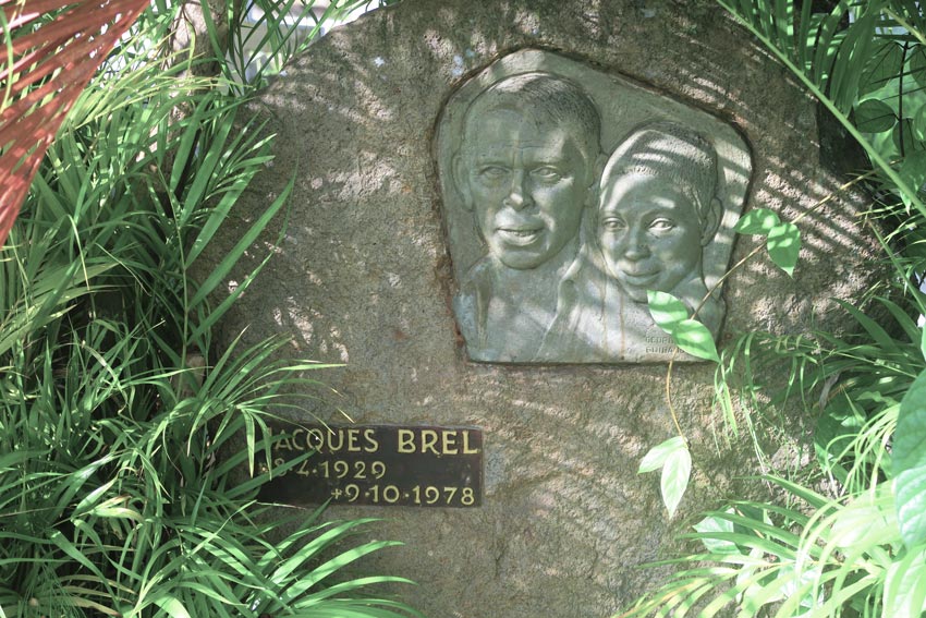 Jacques Brel grave Hiva Oa French Polynesia