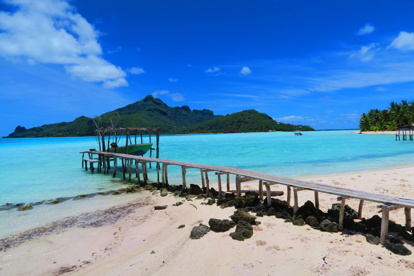 Motu Auira Maupiti French Polynesia - pontoon