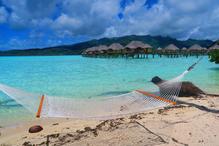 Overwater bungalows in Le Tahaa Resort French Polynesia