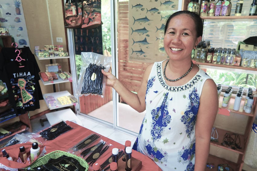 buying vanilla in Tahaa French Polynesia