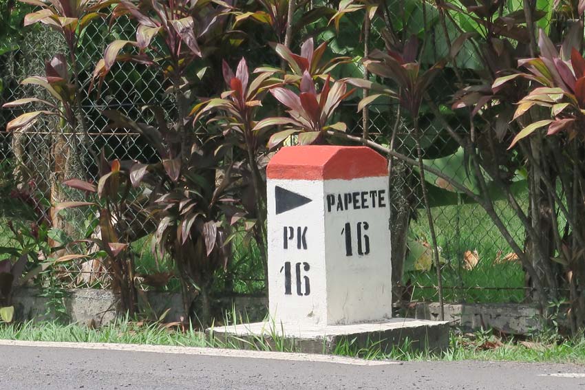 point kilometre PK market Tahiti french Polynesia