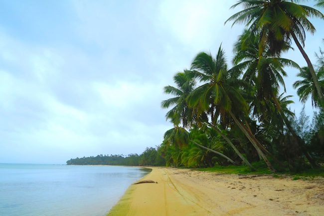 Aitutaki tropical beach west side