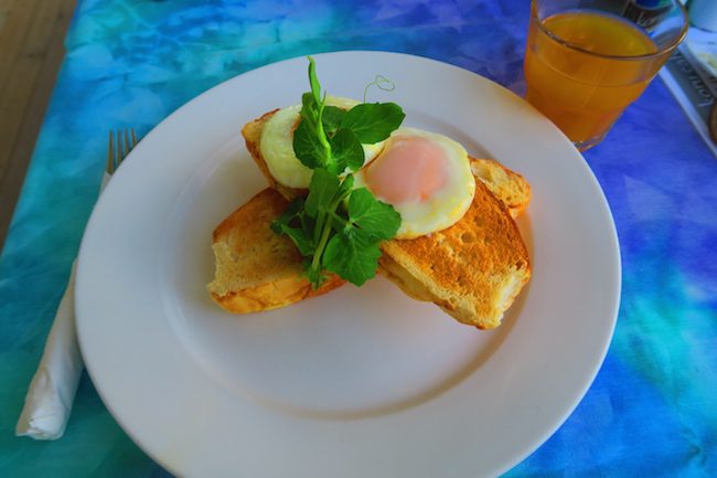 Koru Cafe aitutaki breakfast