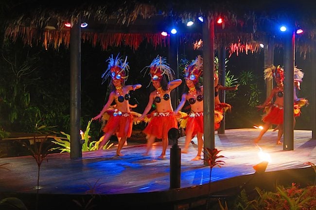 Te Vara Nui Village Rarotonga - island night show dancers3