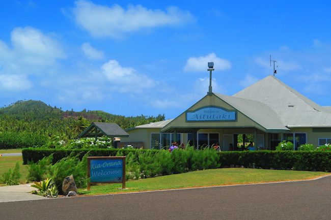 aitutaki airport cook islands