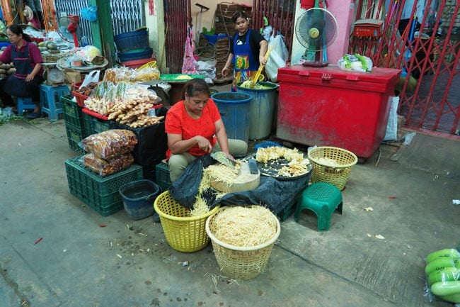 bangkok-flower-market-vegetable-section