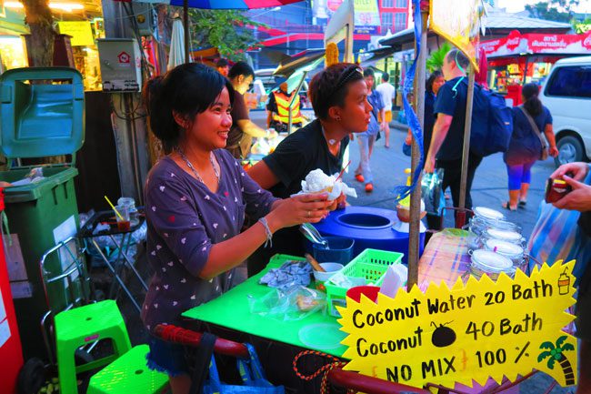 chatuchak-weekend-market-bangkok-coconut-ice-cream