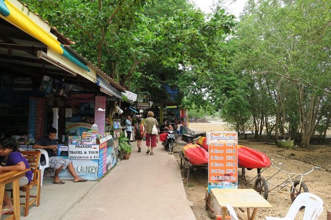 east-railay-beach-promenade-thailand